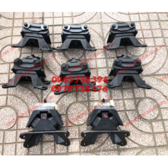 218117C600 CAO SU CHÂN MÁY TRƯỚC HYUNDAI HD1000